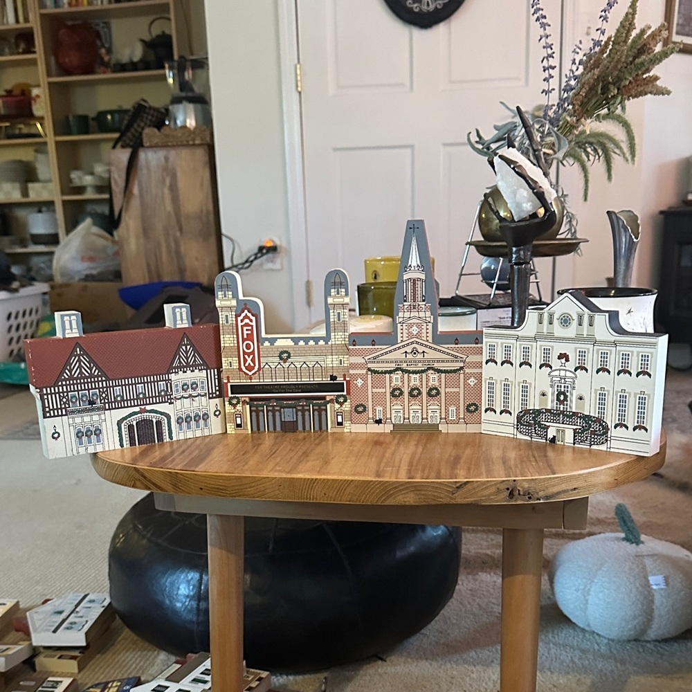 The cat’s meow Atlanta Christmas series set of 4 vintage 1996 houses See below